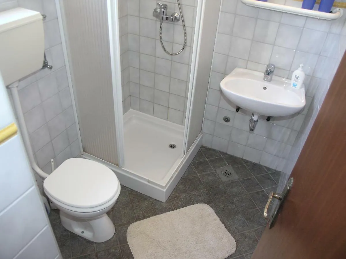 Vala Apartmani Bibinje 0*,