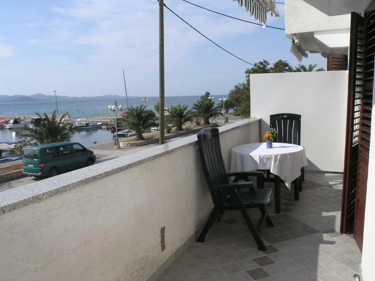 Vala Apartmani Bibinje 0*,  Croatia